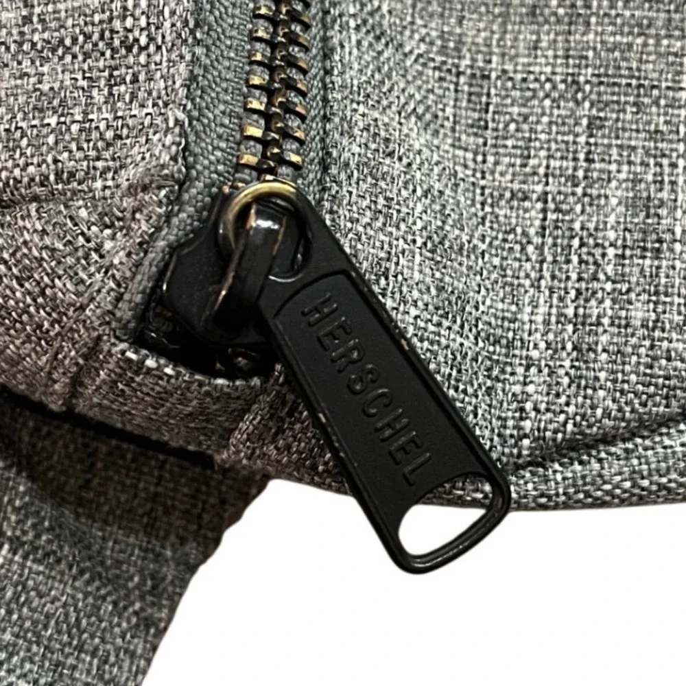 Herschel Supply Co Fanny Pack‎ Belt Bag Gray Travel Crossbody Adjustable Strap